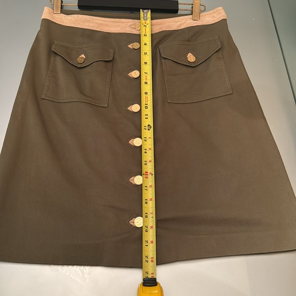 TORY BURCH vintage but like new army green skirt w/ gold buttons in Size 12 - Picture 11 of 13